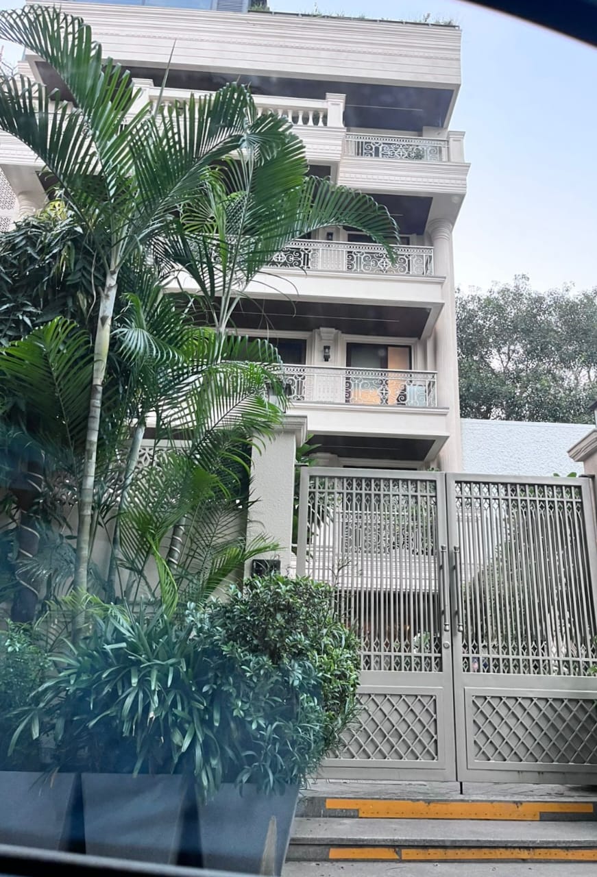 6+ BHK Independent House For Sale in Malcha Marg