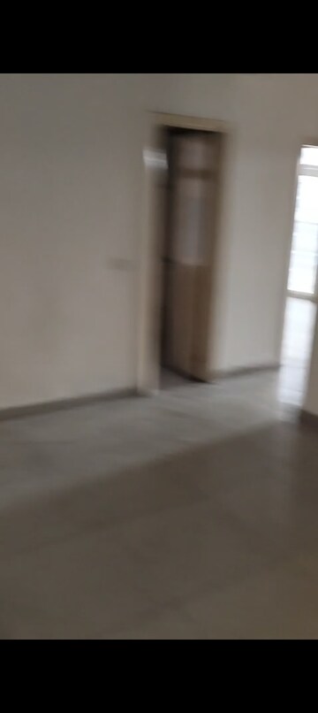 Room in 2 BHK Apartment at Gaur City 6th Avenue, Sector 4 Greater Noida – for Rent