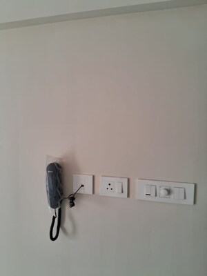 Furnished Amenities in 2 BHK Apartment at Nl Complex, Dahisar East – for Sale