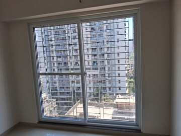 Room in 2 BHK Apartment at Nl Complex, Dahisar East – for Sale