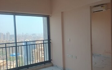 Room in 1 BHK Apartment at Dynamix Avanya, Dahisar East – for Rent