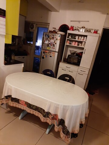 Team Area in 2 BHK Apartment at Panchsheel Greens, Sector 16 Greater Noida – for Rent