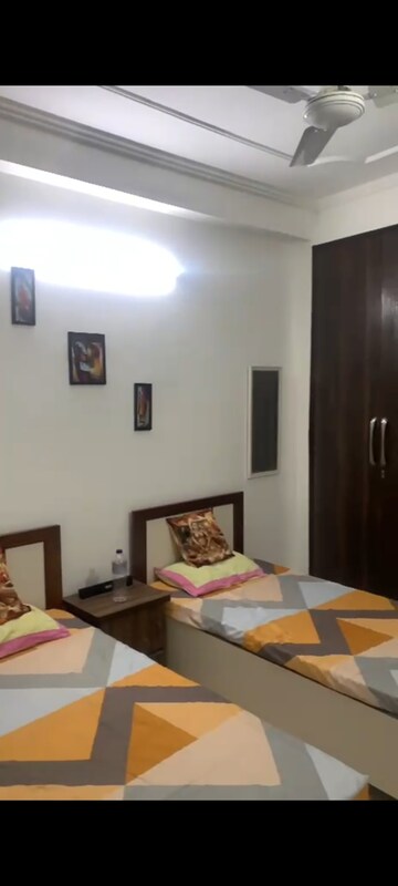 Room in 2 BHK Apartment at Saket – for Rent