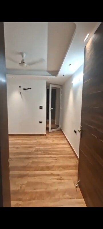 Room in 1 BHK Apartment at Saket – for Rent