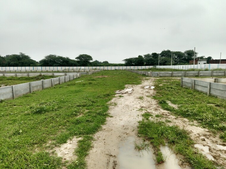 undefined, pathauli village  83 Sq.Mt. Plot In Pathauli Village Agra 9070692