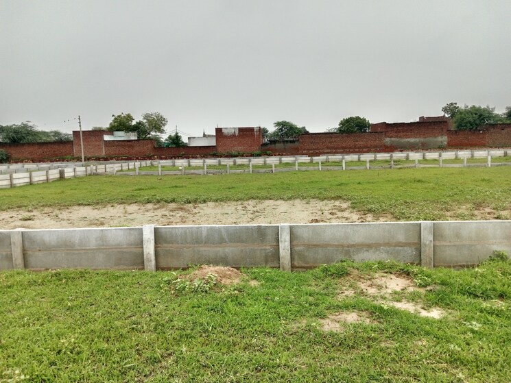 undefined, pathauli village  83 Sq.Mt. Plot In Pathauli Village Agra 9070692