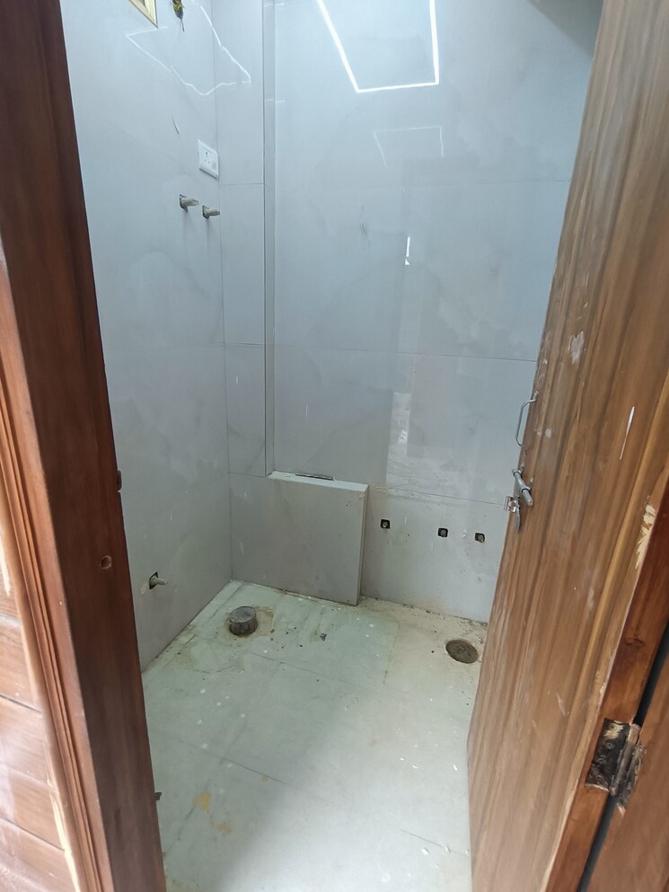 Bathroom, malviya nagar 1 Bedroom 500 Sq.Ft. Builder Floor In Malviya Nagar Delhi 9070747