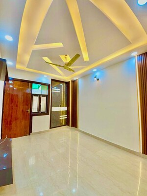 Room in 1.5 BHK Builder Floor at SA HOMES I, Uttam Nagar – for Sale