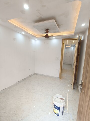 Master Bedroom in 1 BHK Builder Floor at Malviya Nagar – for Rent
