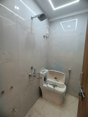 Bathroom in 1 BHK Builder Floor at Malviya Nagar – for Rent