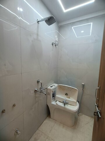 Bathroom in 1 BHK Builder Floor at Malviya Nagar – for Rent