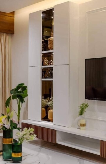 Living Room in 4 BHK Apartment at Andheri West – for Rent