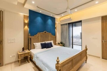 Bedroom in 4 BHK Apartment at Andheri West – for Rent