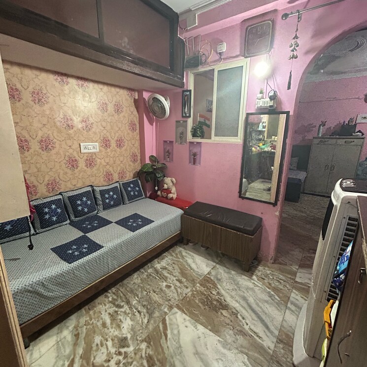 Bedroom, batla house 1.5 Bedroom 550 Sq.Ft. Builder Floor In Batla House Delhi 9070762