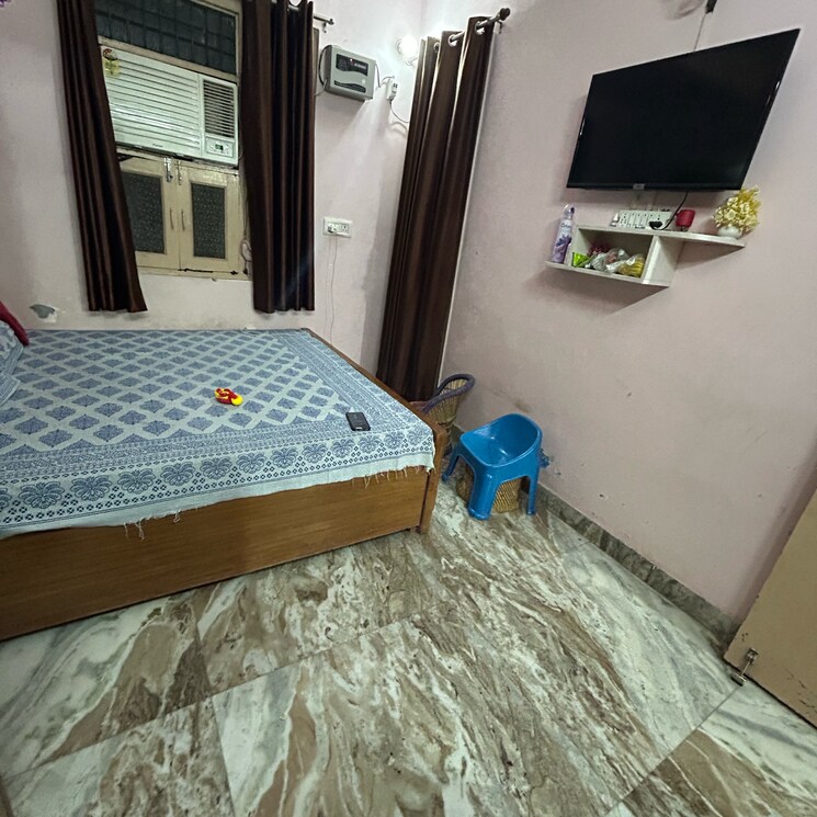 Bedroom, batla house 1.5 Bedroom 550 Sq.Ft. Builder Floor In Batla House Delhi 9070762