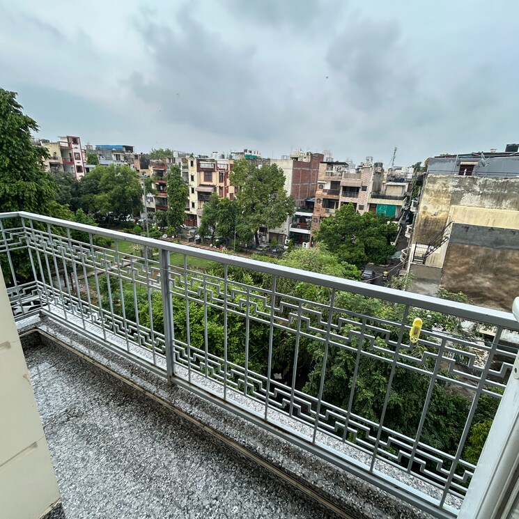 Listing Cover Image