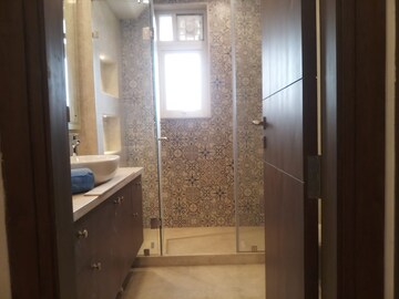 Bathroom in 4 BHK Builder Floor at Florence Nightingale Lane, Green Park – for Rent