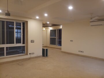 Room in 4 BHK Builder Floor at Florence Nightingale Lane, Green Park – for Rent
