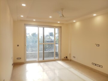 Room in 4 BHK Builder Floor at Florence Nightingale Lane, Green Park – for Rent
