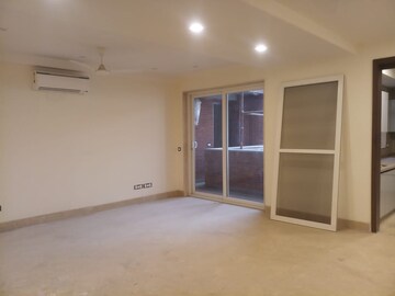 Room in 4 BHK Builder Floor at Florence Nightingale Lane, Green Park – for Rent