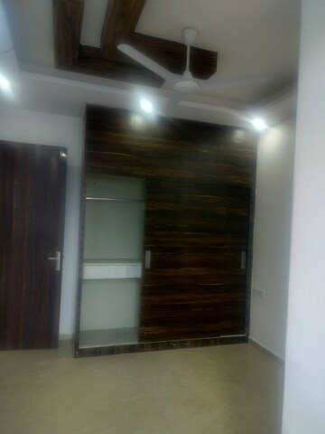 Room in 3.5 BHK Builder Floor at Ramesh Nagar – for Rent