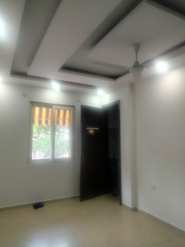 Room in 3.5 BHK Builder Floor at Ramesh Nagar – for Rent