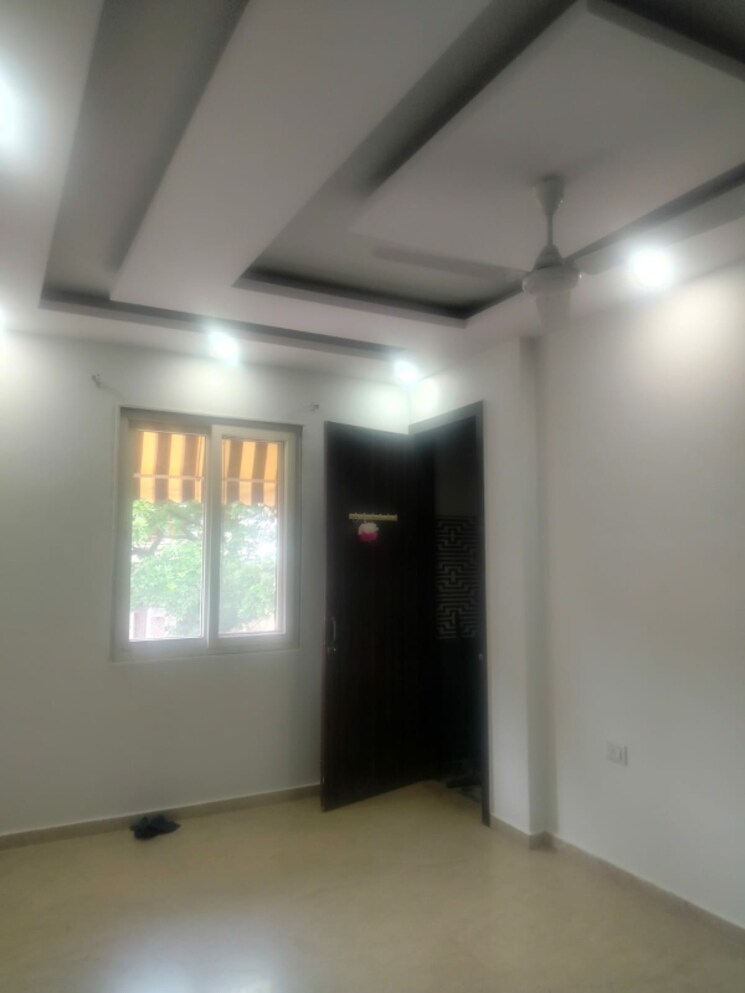 Room, ramesh nagar 3.5 Bedroom 1350 Sq.Ft. Builder Floor In Ramesh Nagar Delhi 9070788