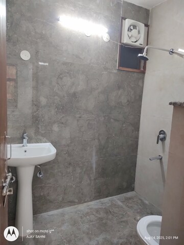 Furnished Amenities in 3 BHK Builder Floor at Mehrauli – for Rent