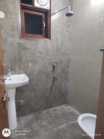 Furnished Amenities in 3 BHK Builder Floor at Mehrauli – for Rent