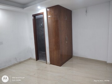 Room in 3 BHK Builder Floor at Mehrauli – for Rent