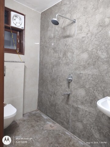 Furnished Amenities in 3 BHK Builder Floor at Mehrauli – for Rent