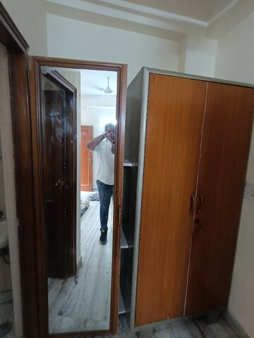 Furnished Amenities in 2 BHK Builder Floor at Malviya Nagar – for Rent