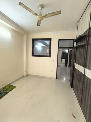 Room in 3 BHK Builder Floor at Malviya Nagar – for Rent