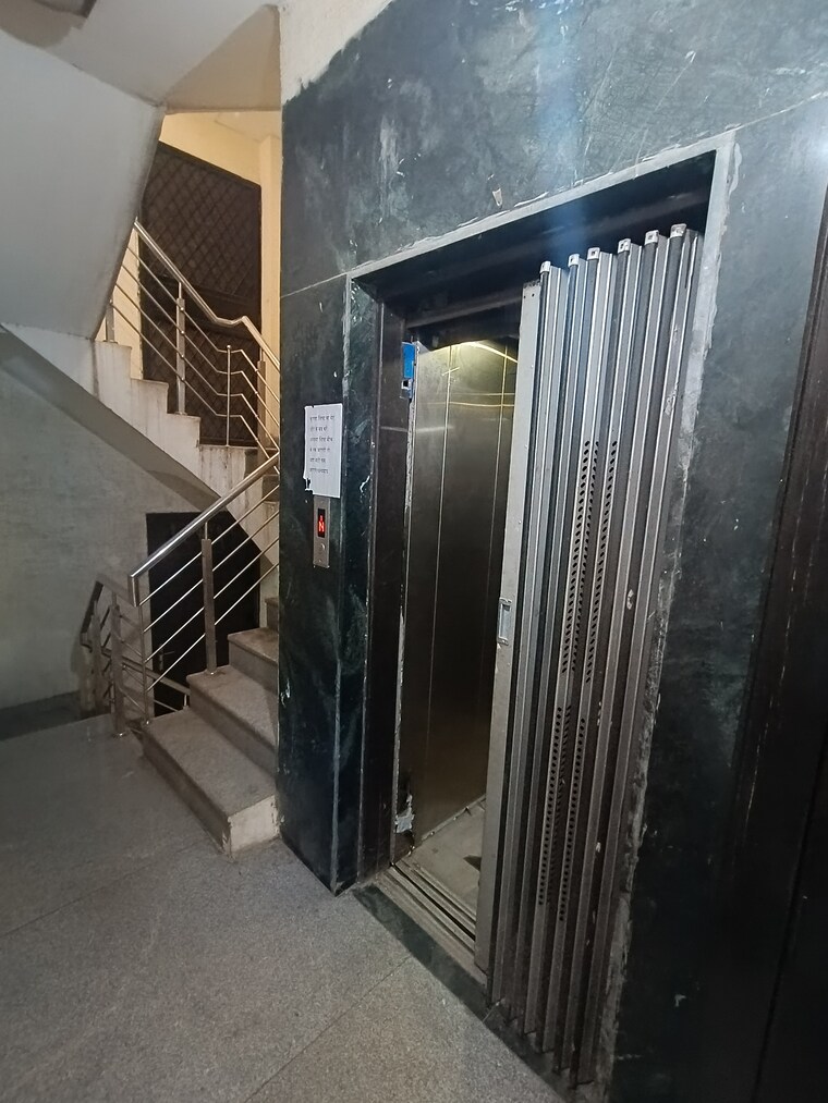 undefined, malviya nagar 3 Bedroom 1500 Sq.Ft. Builder Floor In Malviya Nagar Delhi 9070803