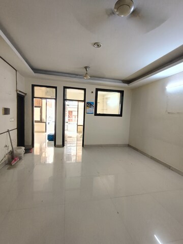 Room in 3 BHK Builder Floor at Malviya Nagar – for Rent