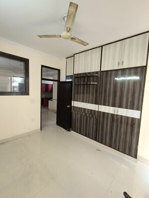 Room in 3 BHK Builder Floor at Malviya Nagar – for Rent