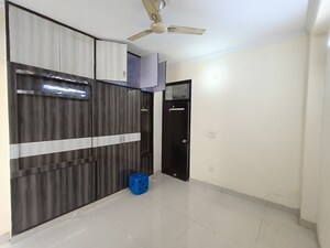 Room in 3 BHK Builder Floor at Malviya Nagar – for Rent