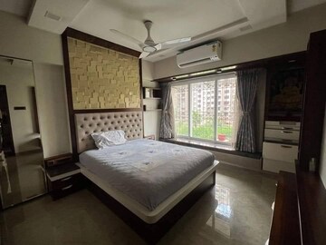 Bedroom in 2 BHK Apartment at Andheri West – for Rent