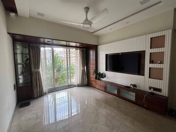 Room in 2 BHK Apartment at Andheri West – for Rent