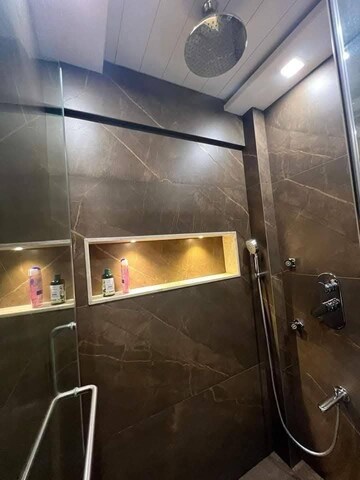 Furnished Amenities in 2 BHK Apartment at Andheri West – for Rent