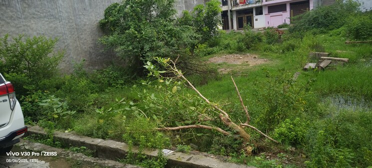 Garden, indira nagar  1500 Sq.Ft. Plot In Indira Nagar Lucknow 9070812