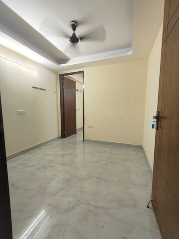 Room in 1 BHK Builder Floor at Saket – for Rent