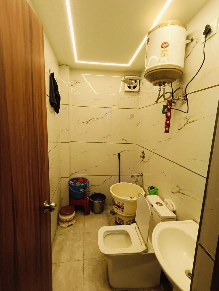 Attached Bathroom, malviya nagar 3 Bedroom 1500 Sq.Ft. Builder Floor In Malviya Nagar Delhi 9070849