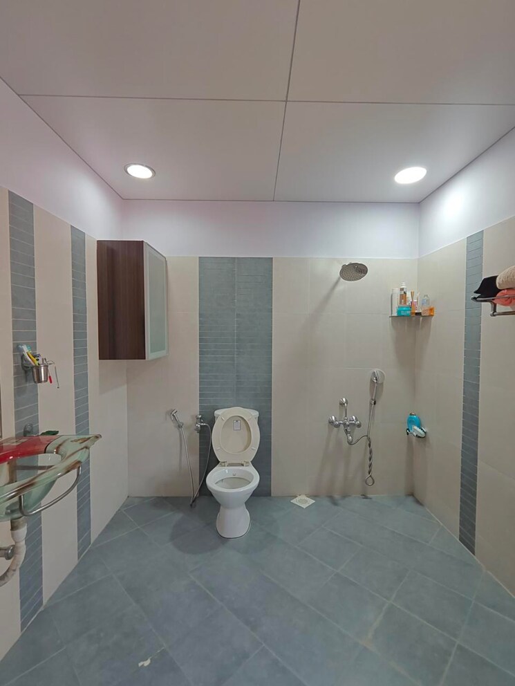 Bathroom, science city 4 Bedroom 471 Sq.Yd. Villa In Science City Ahmedabad 9070854