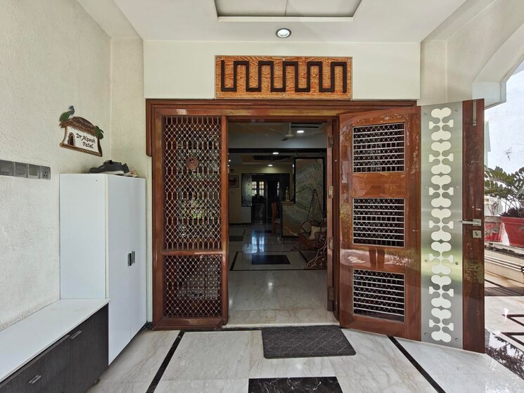 Entrance, science city 4 Bedroom 471 Sq.Yd. Villa In Science City Ahmedabad 9070854