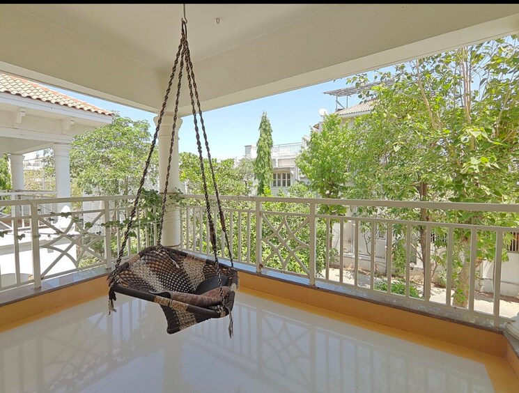 Balcony, science city 4 Bedroom 471 Sq.Yd. Villa In Science City Ahmedabad 9070854