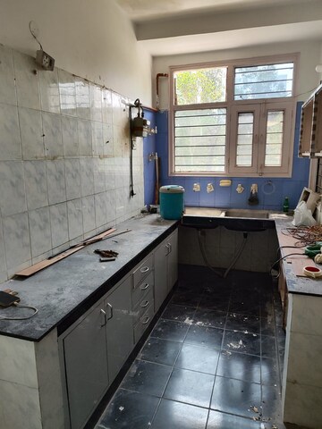Kitchen in 2 BHK Independent House at RWA Apartments Sector 39, Sector 39 – for Rent
