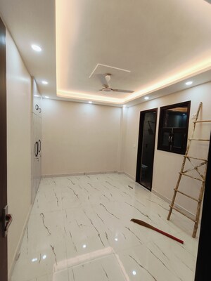Room in 3 BHK Builder Floor at Malviya Nagar – for Rent
