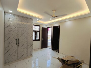 Room in 3 BHK Builder Floor at Malviya Nagar – for Rent
