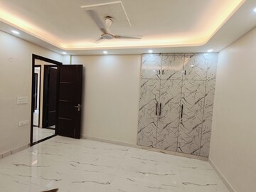 Room in 3 BHK Builder Floor at Malviya Nagar – for Rent